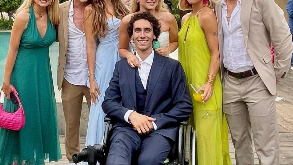 Alex Rins gets married in a wheelchair with crutches!